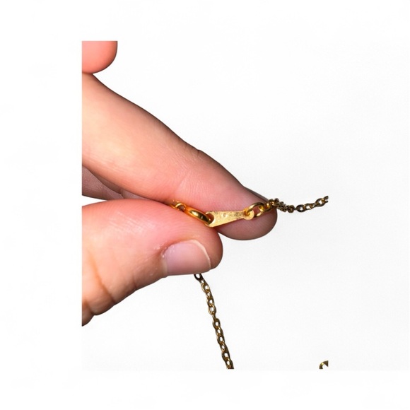 Gold Praying Hands Necklace ✨ Faith Pendant Chain - Picture 3 of 3